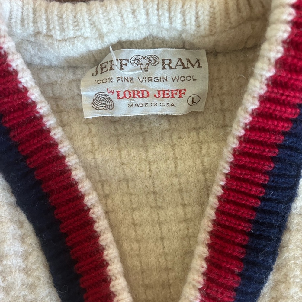 JEFF RAM by LORD JEFF VINTAGE Classic Ivory V-Neck Sweater - Woman’s - 100% Wool - Picture 4 of 9